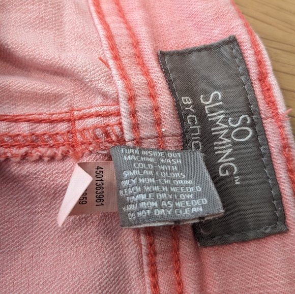 Chico's So Slimming Pink Zipper Hem Jeans in Size 2 / US Size 12 or L - Picture 8 of 16